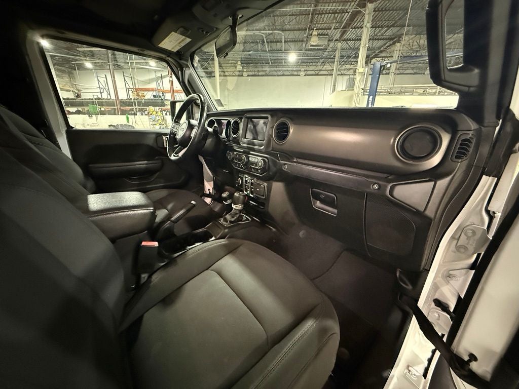 2022 Jeep Gladiator Sport