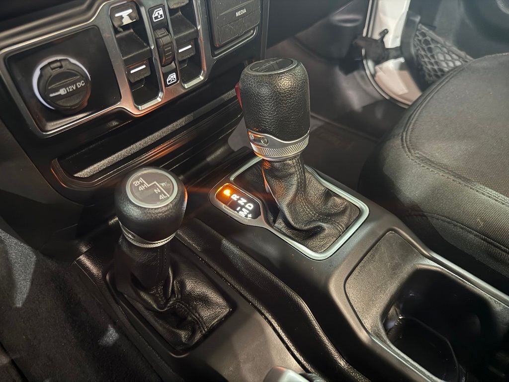 2022 Jeep Gladiator Sport