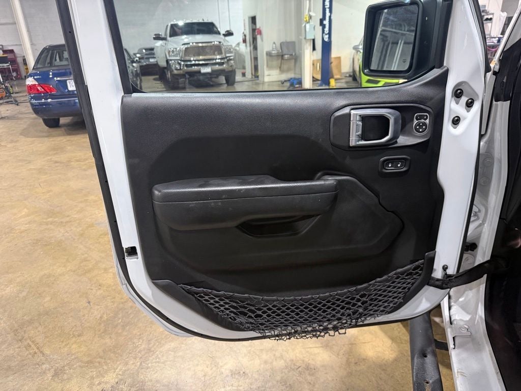 2022 Jeep Gladiator Sport