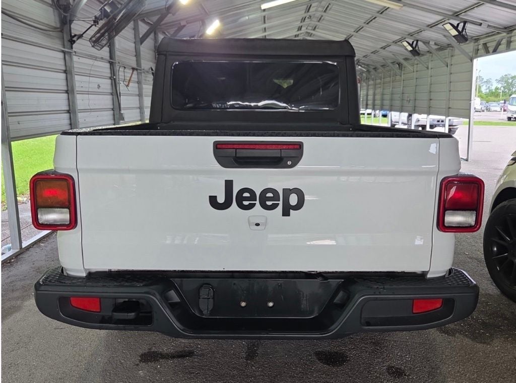 2022 Jeep Gladiator Sport
