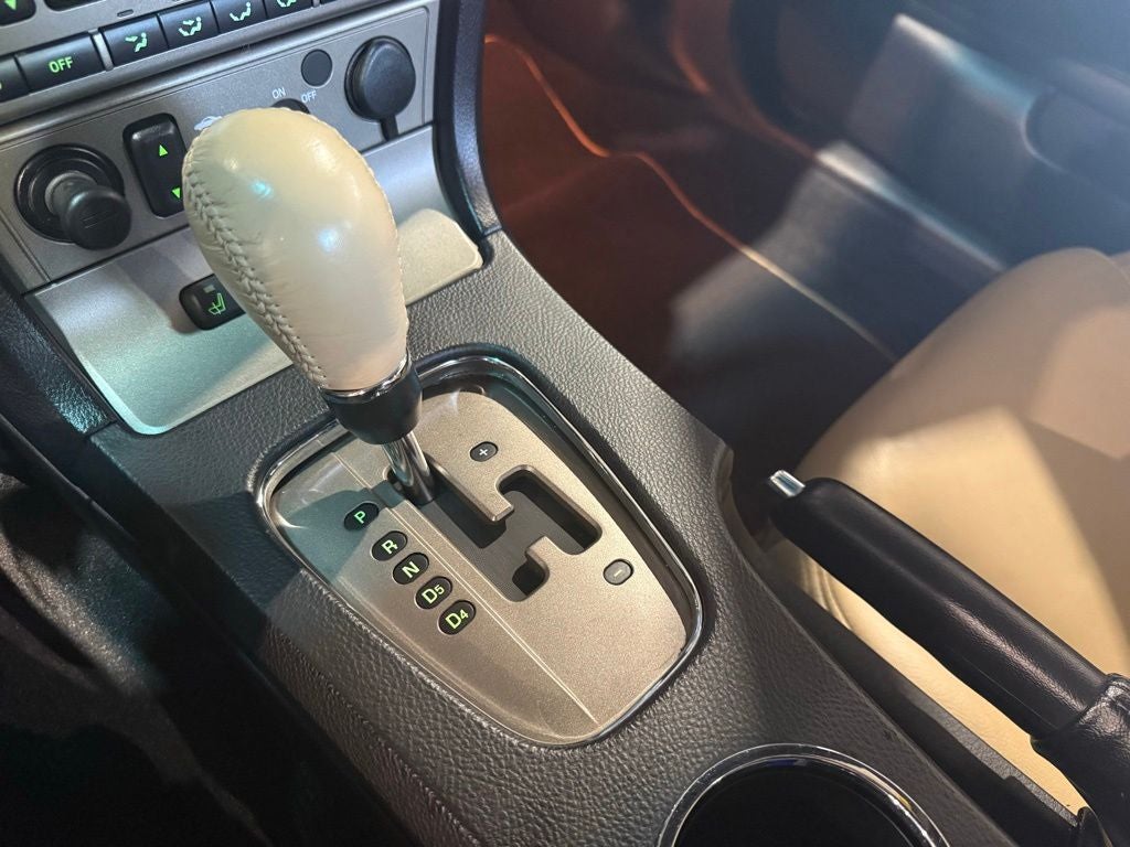 2004 Ford Thunderbird Base