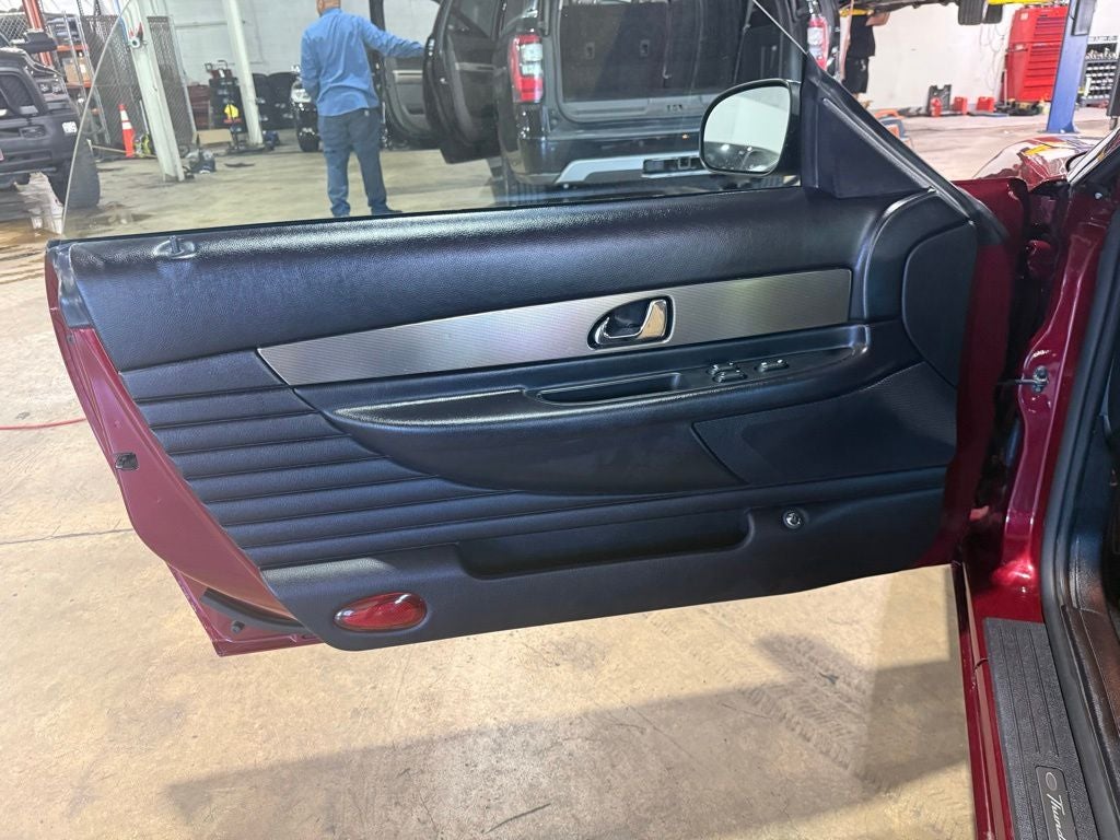2004 Ford Thunderbird Base