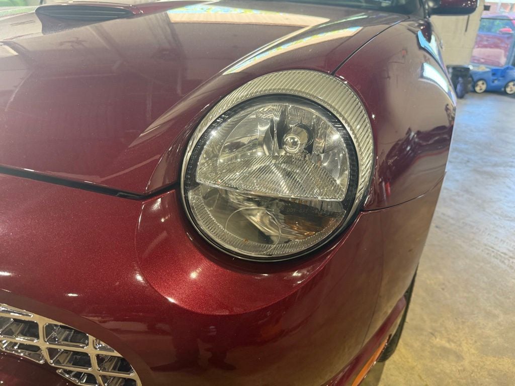 2004 Ford Thunderbird Base