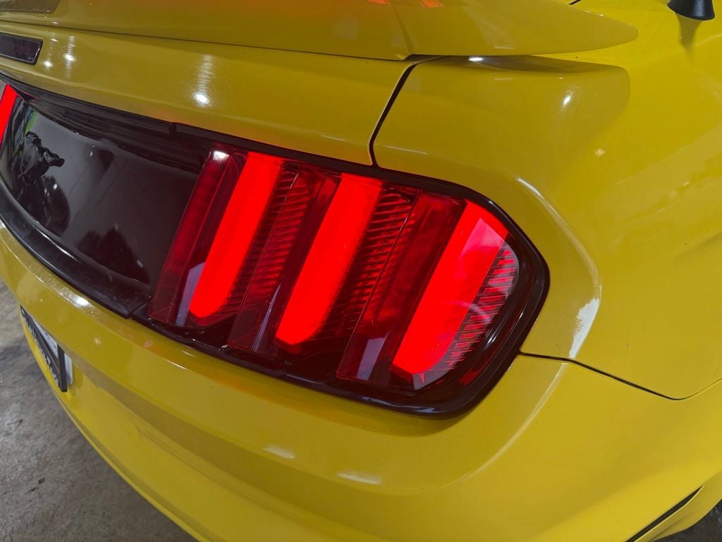 2016 Ford Mustang V6