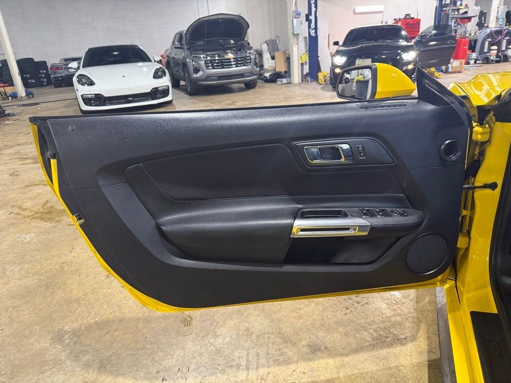 2016 Ford Mustang V6
