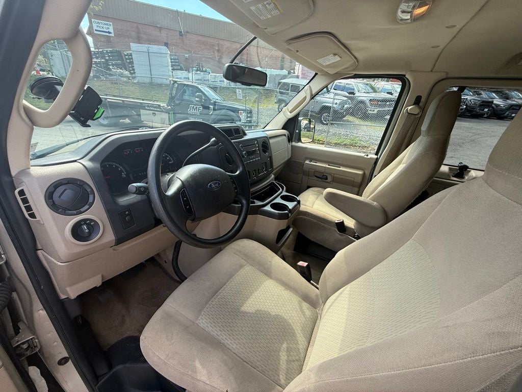2013 Ford E-350SD XLT