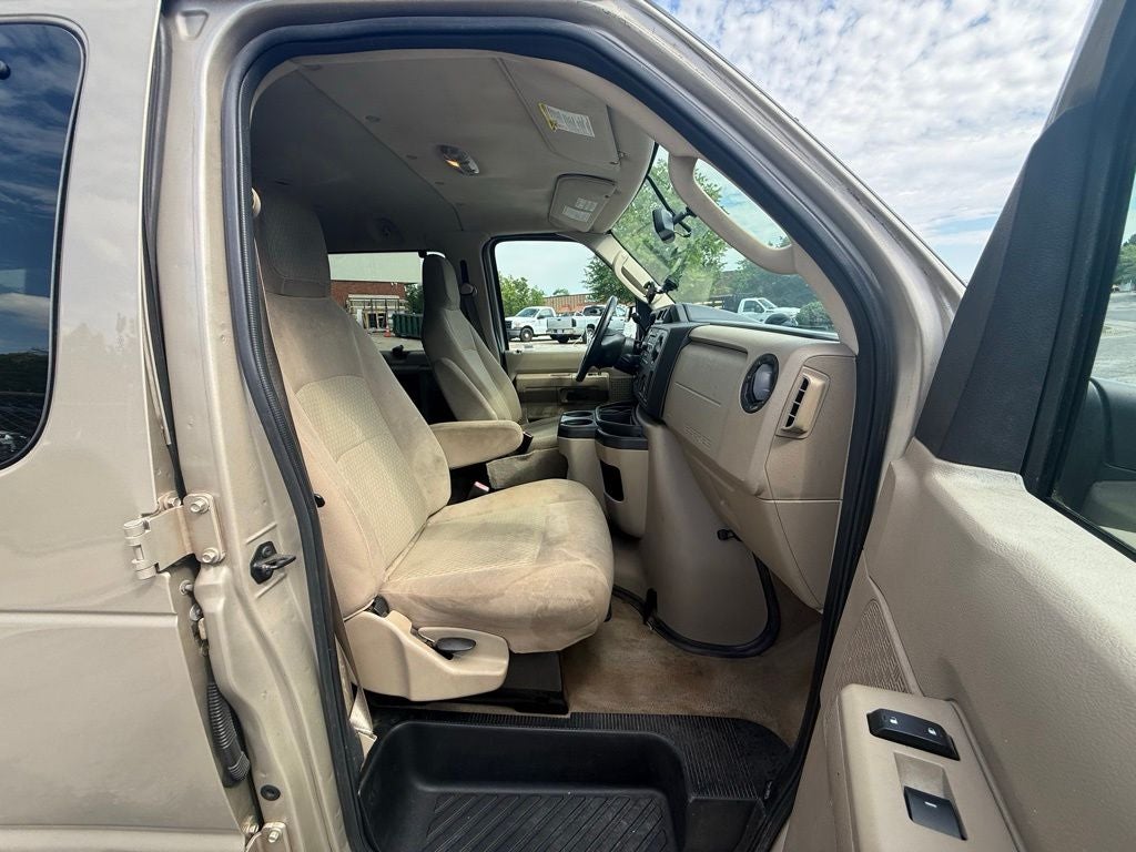 2013 Ford E-350SD XLT
