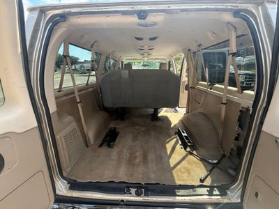2013 Ford E-350SD XLT