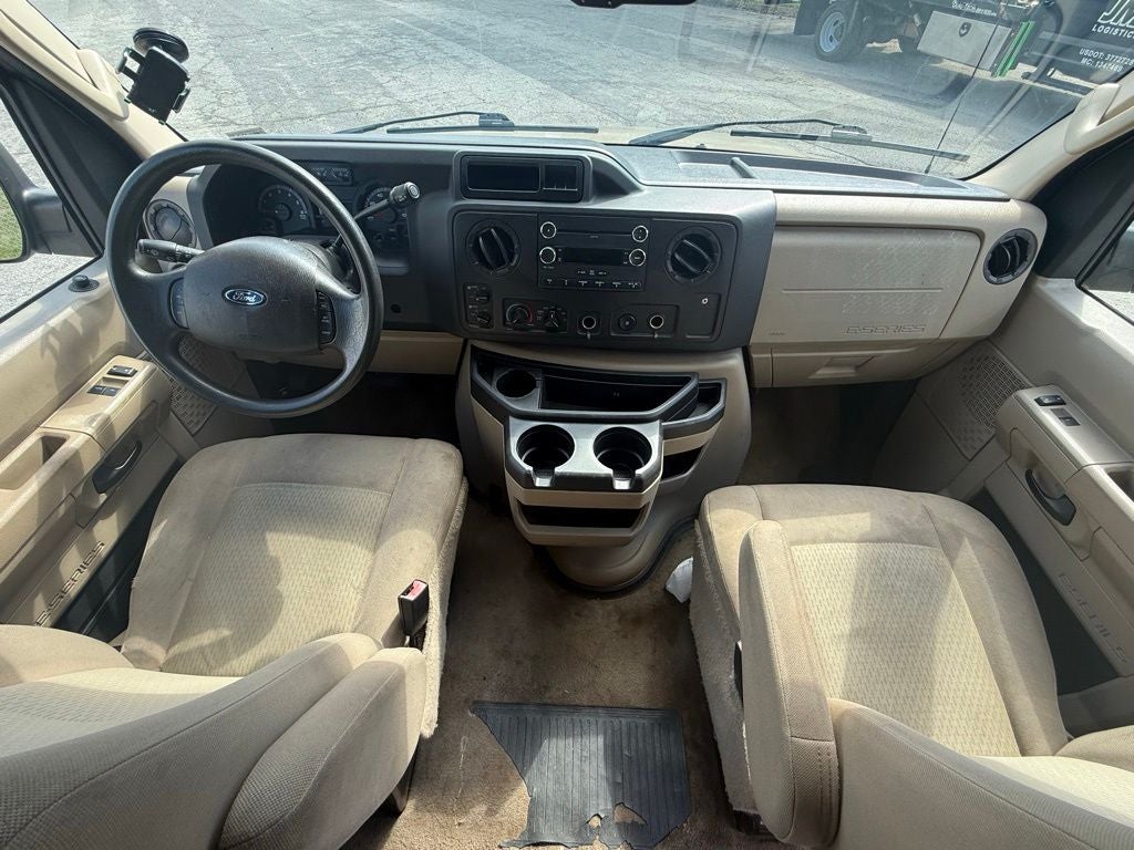 2013 Ford E-350SD XLT