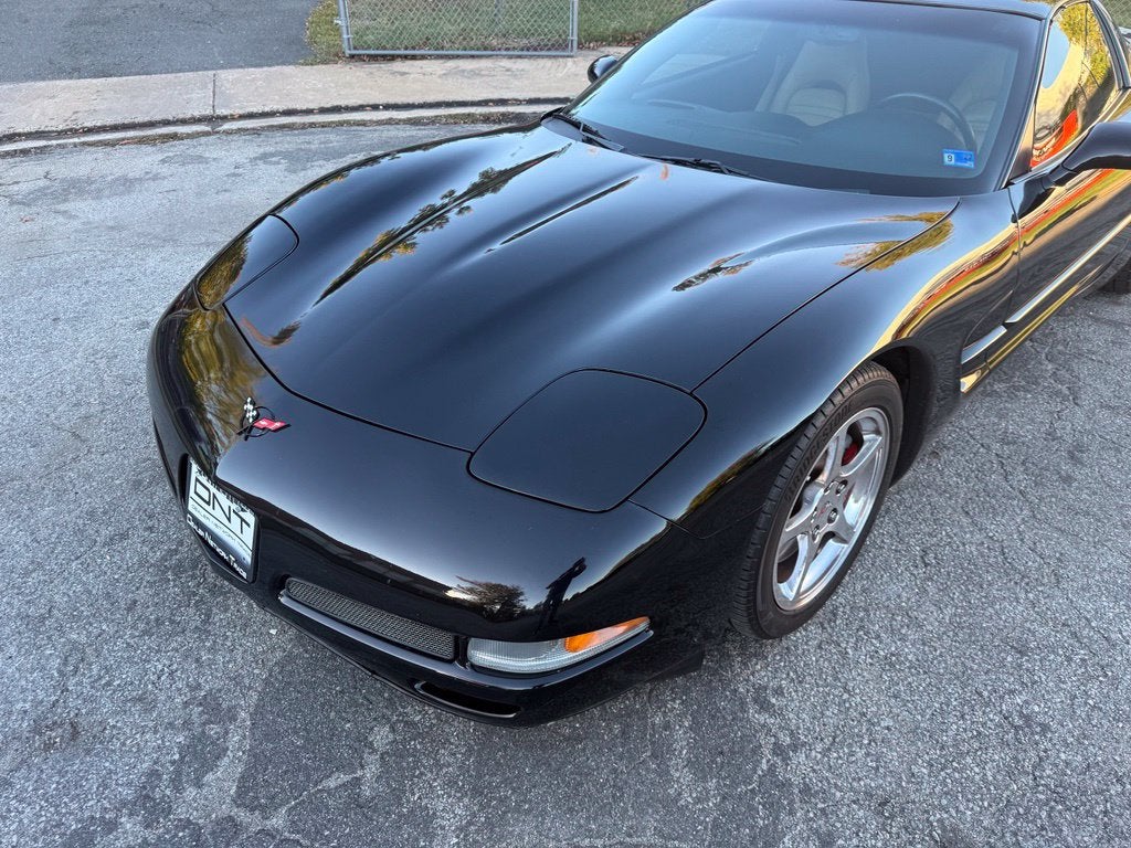 2004 Chevrolet Corvette Base