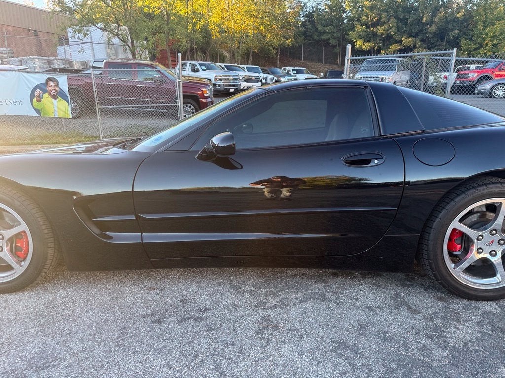 2004 Chevrolet Corvette Base