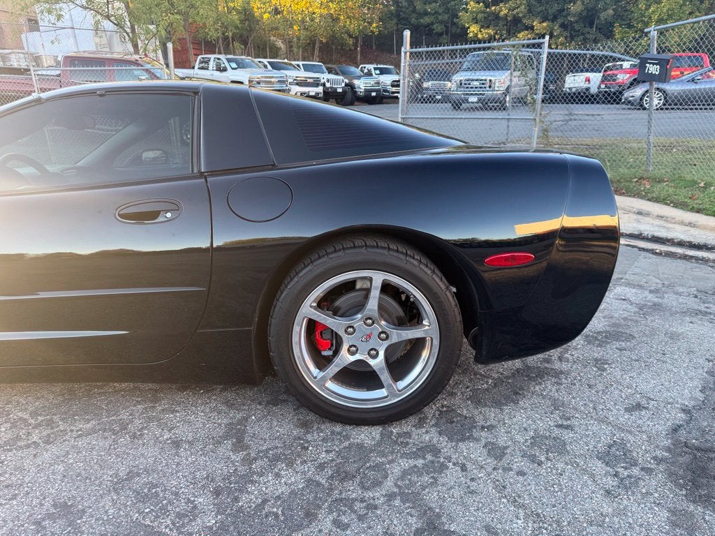 2004 Chevrolet Corvette Base
