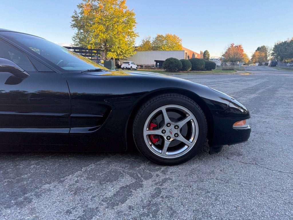 2004 Chevrolet Corvette Base