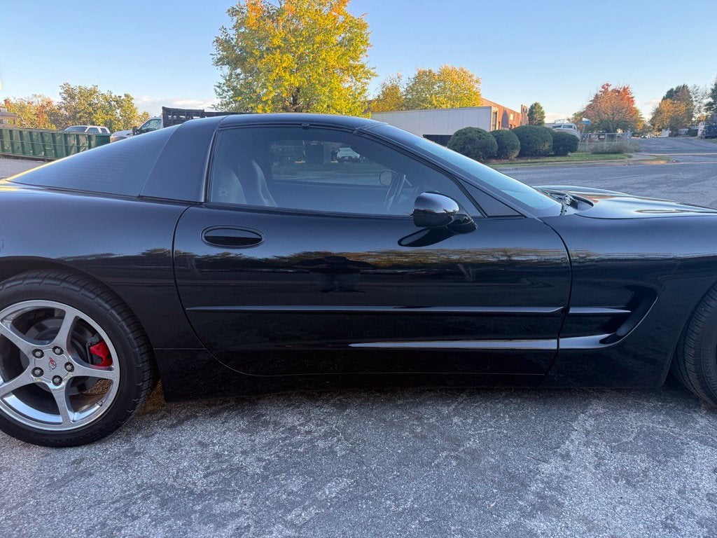 2004 Chevrolet Corvette Base