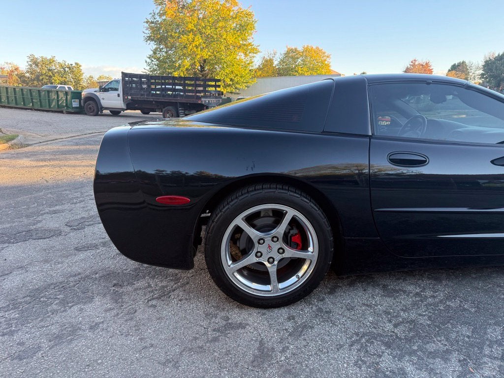 2004 Chevrolet Corvette Base