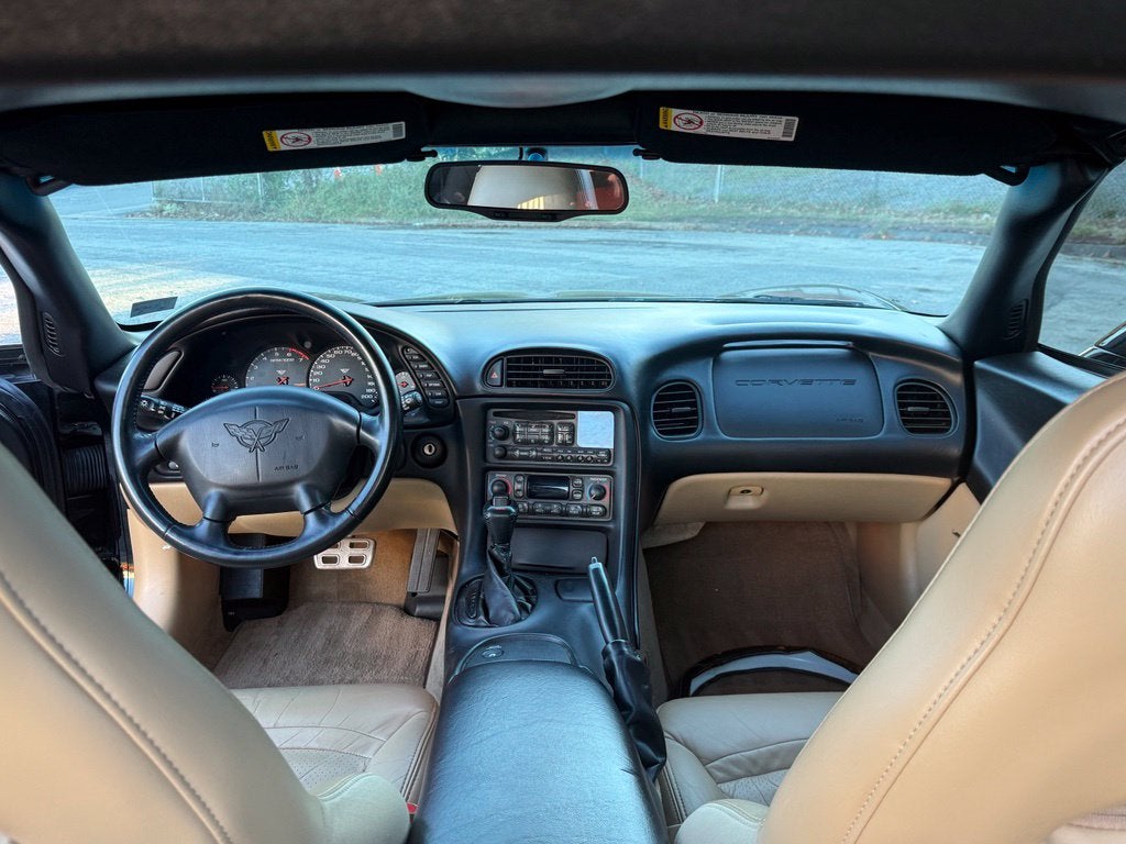 2004 Chevrolet Corvette Base