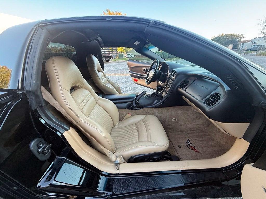 2004 Chevrolet Corvette Base