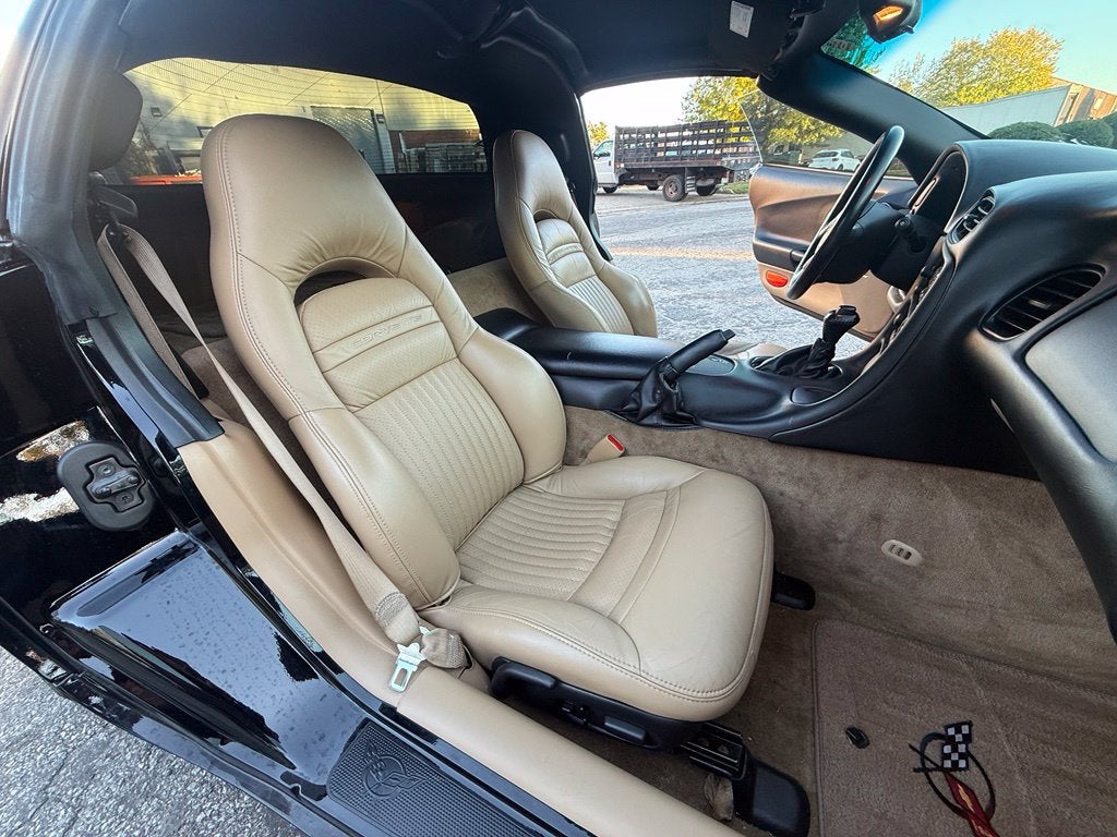 2004 Chevrolet Corvette Base