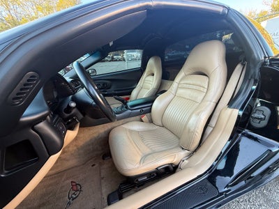 2004 Chevrolet Corvette Base