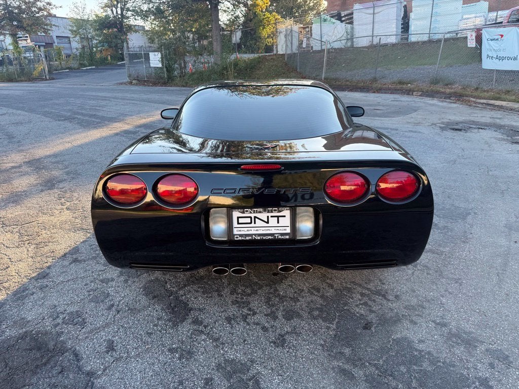 2004 Chevrolet Corvette Base