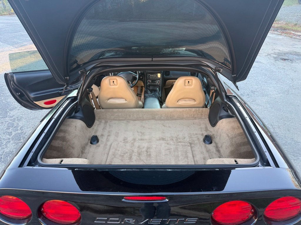 2004 Chevrolet Corvette Base