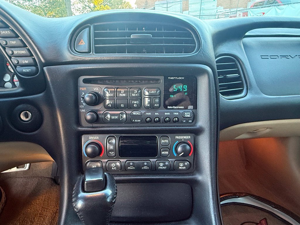 2004 Chevrolet Corvette Base