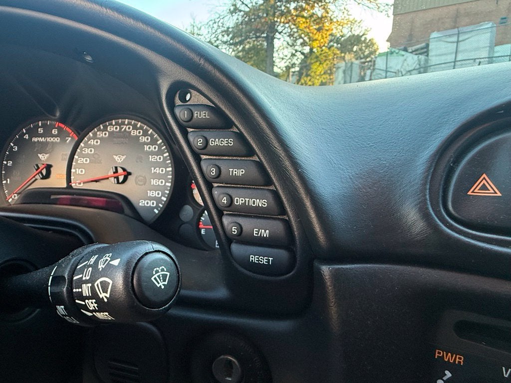 2004 Chevrolet Corvette Base