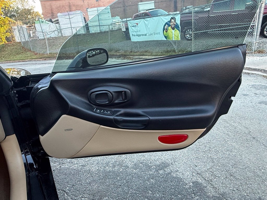 2004 Chevrolet Corvette Base