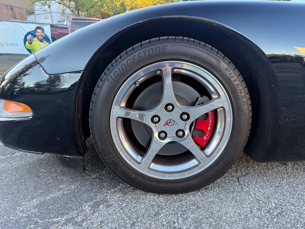 2004 Chevrolet Corvette Base