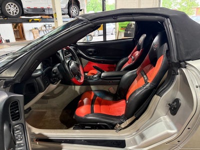2004 Chevrolet Corvette Base