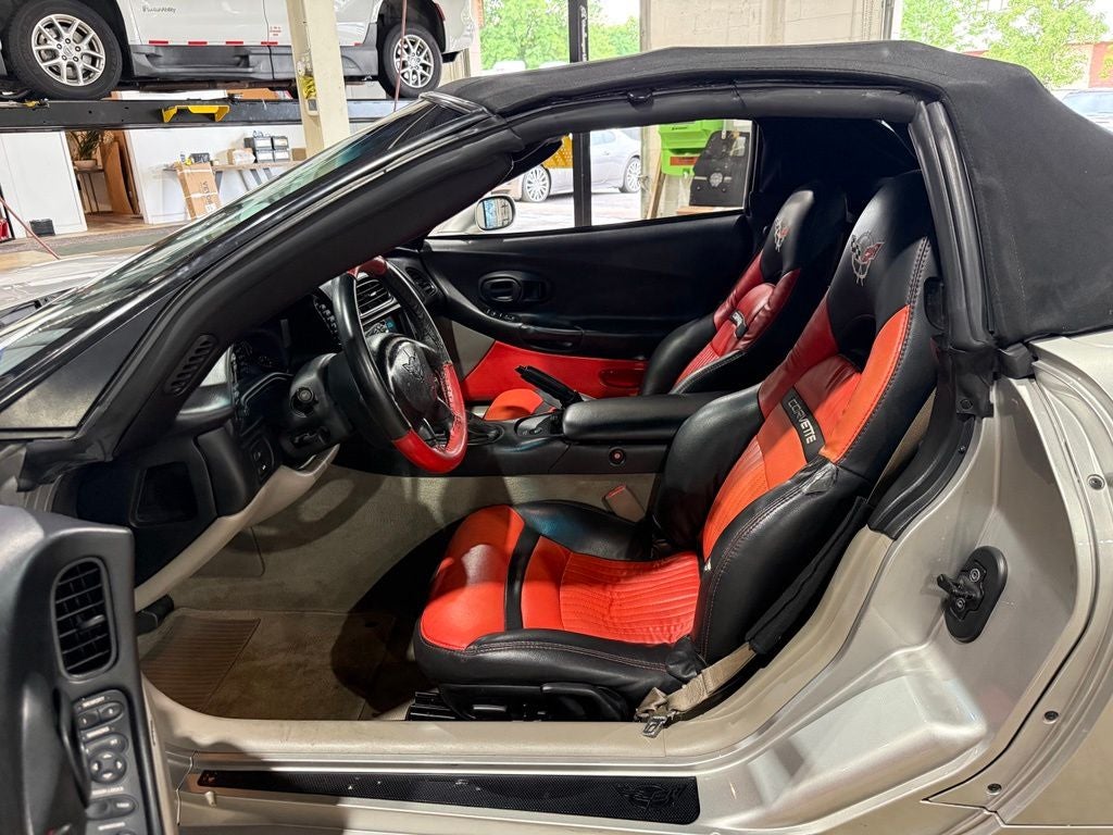 2004 Chevrolet Corvette Base