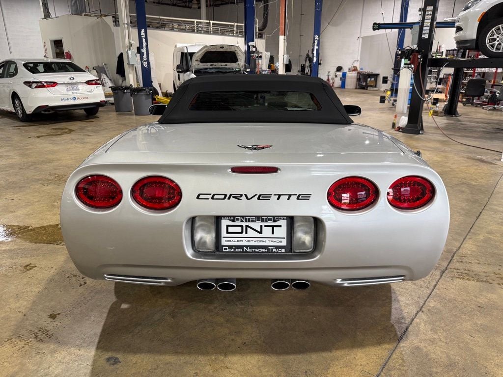 2004 Chevrolet Corvette Base