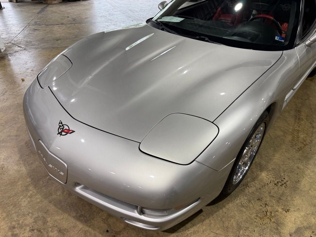 2004 Chevrolet Corvette Base