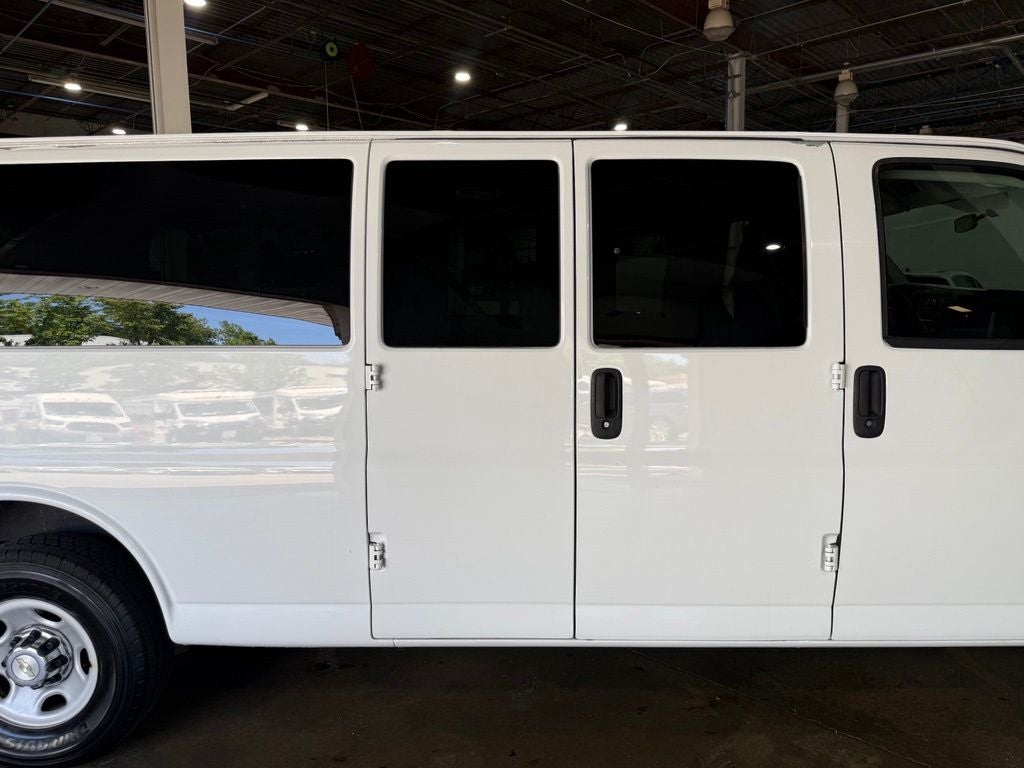 2015 Chevrolet Express 3500 LT Passenger