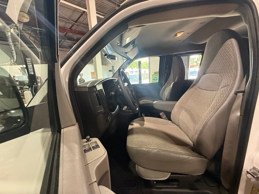 2015 Chevrolet Express 3500 LT Passenger