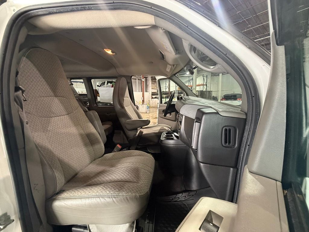 2015 Chevrolet Express 3500 LT Passenger