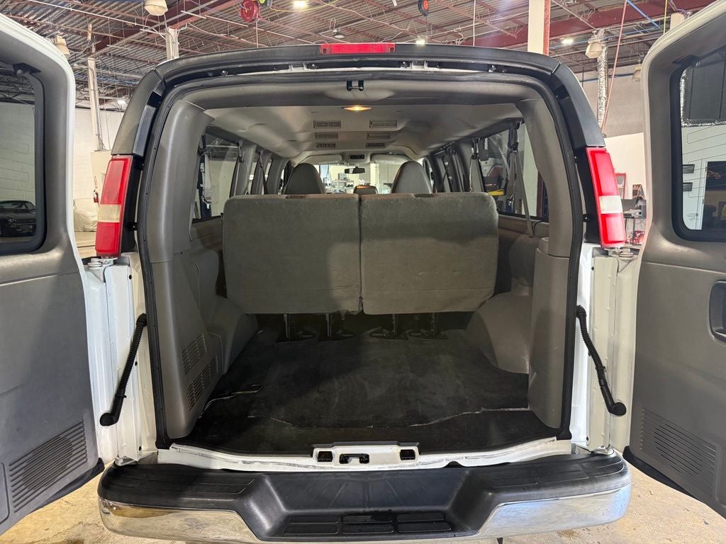 2015 Chevrolet Express 3500 LT Passenger