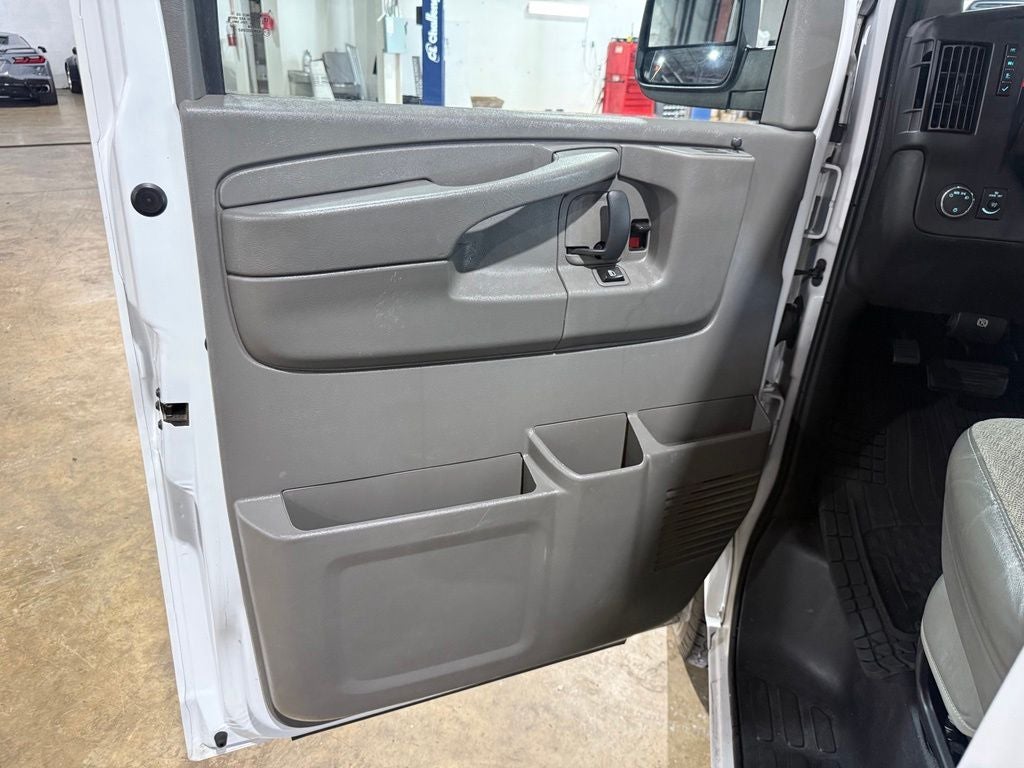 2015 Chevrolet Express 3500 LT Passenger