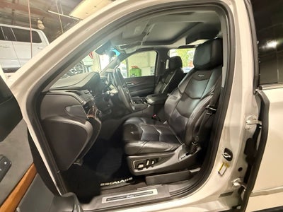 2020 Cadillac Escalade Luxury