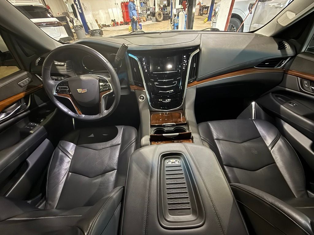 2020 Cadillac Escalade Luxury