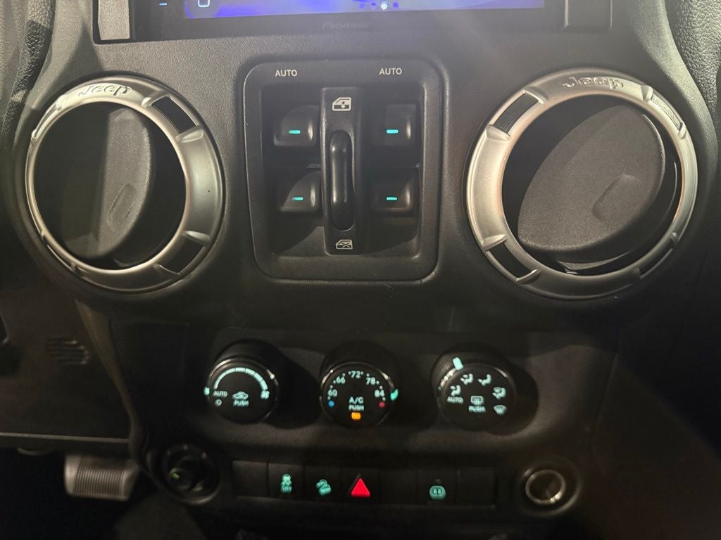 2011 Jeep Wrangler Unlimited Sahara