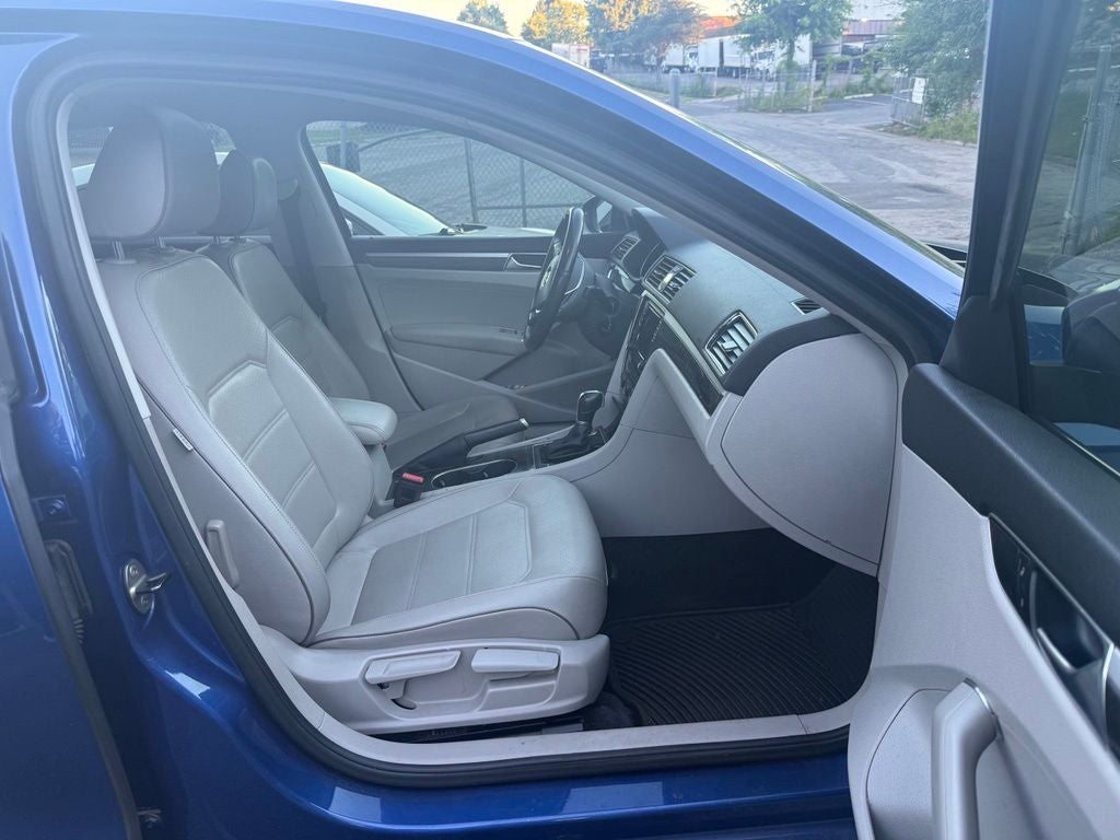 2017 Volkswagen Passat 1.8T SE