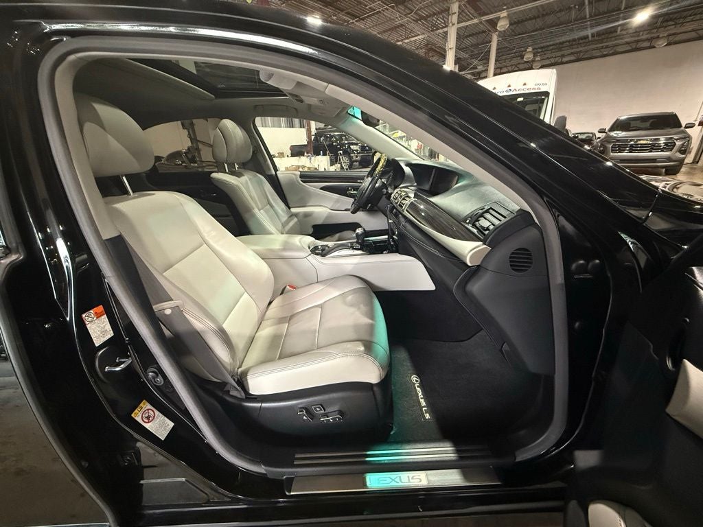 2017 Lexus LS 460