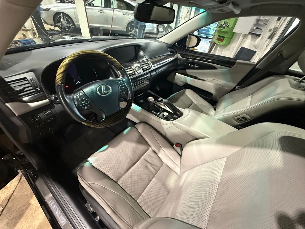 2017 Lexus LS 460