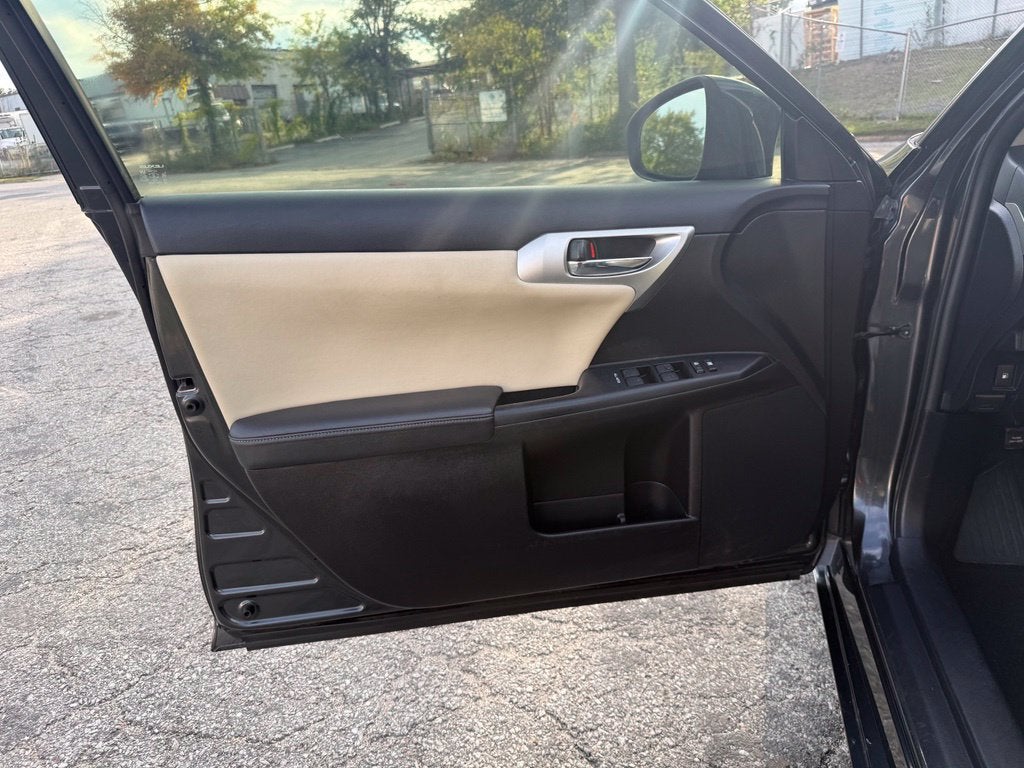 2011 Lexus CT 200h Premium