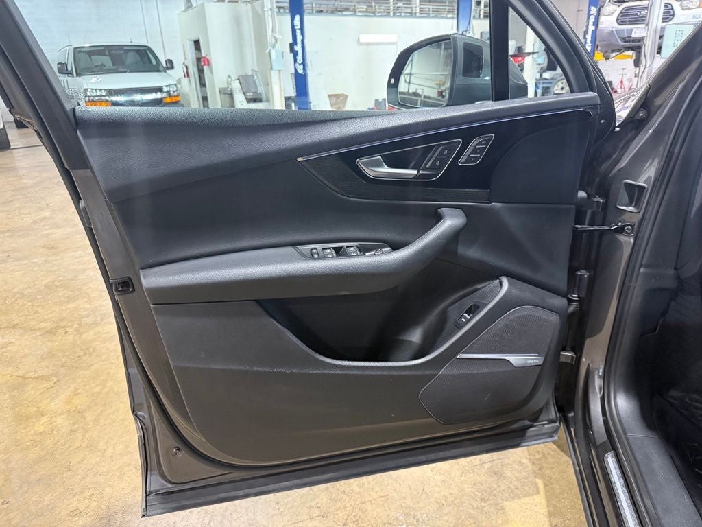2019 Audi Q7 55 Premium Plus quattro
