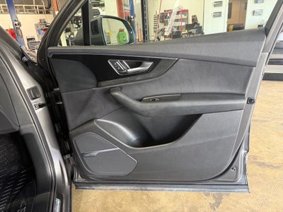 2019 Audi Q7 55 Premium Plus quattro