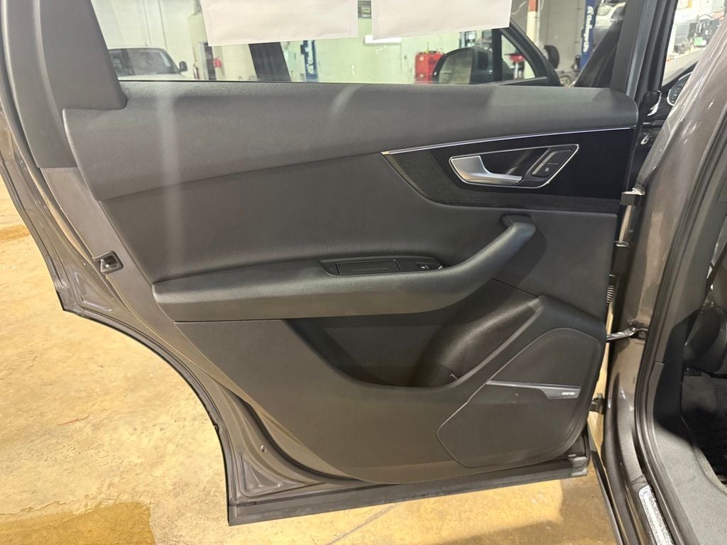 2019 Audi Q7 55 Premium Plus quattro