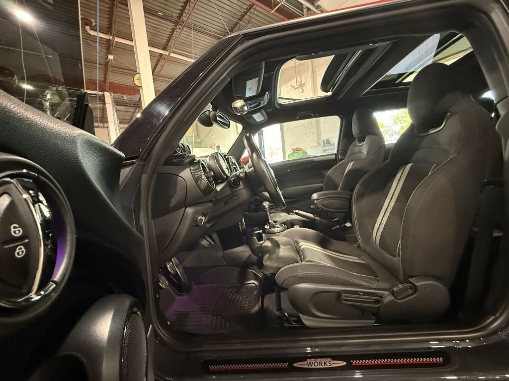 2017 MINI John Cooper Works Base