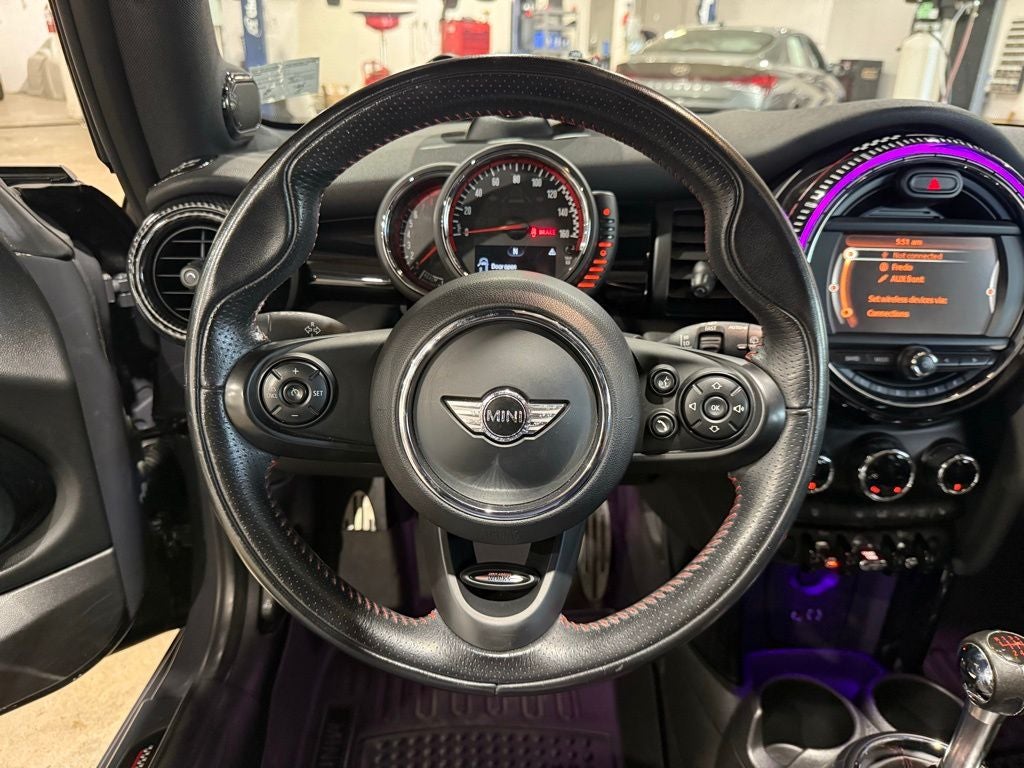 2017 MINI John Cooper Works Base